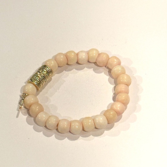 Elegant Beaded Bracelet in Cream and Gold - Picture 1 of 2